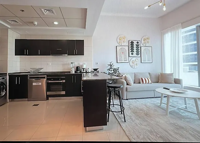 Luxurious 1 Bedroom Apartment In The Dubai Marina!