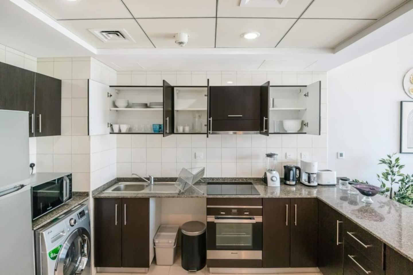 Luxurious 1 Bedroom In The Marina! * Dubai