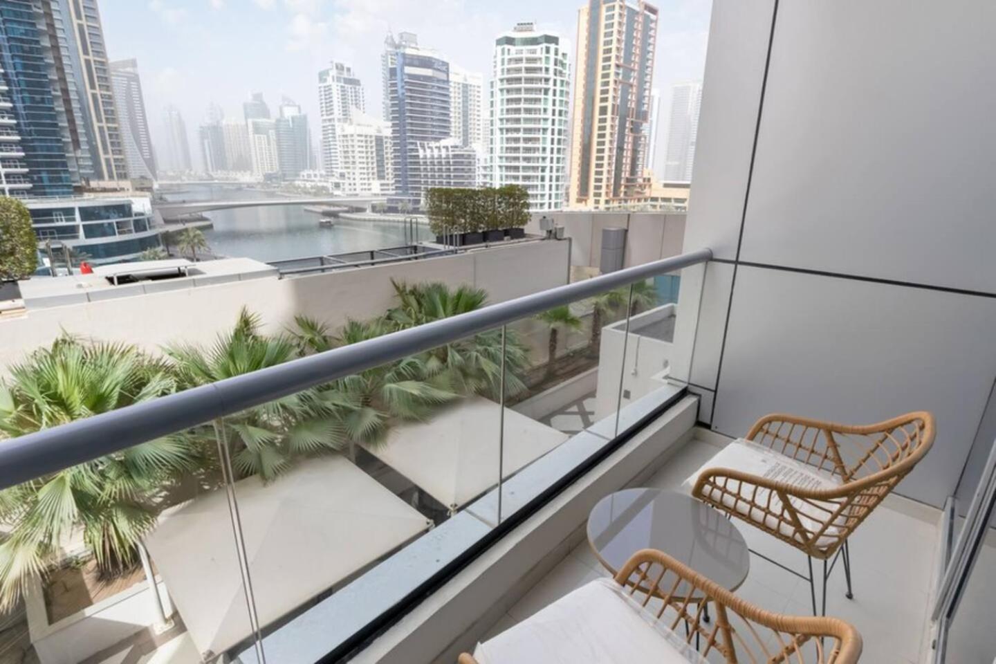 Luxurious 1 Bedroom In The Marina! अपार्टमेंट