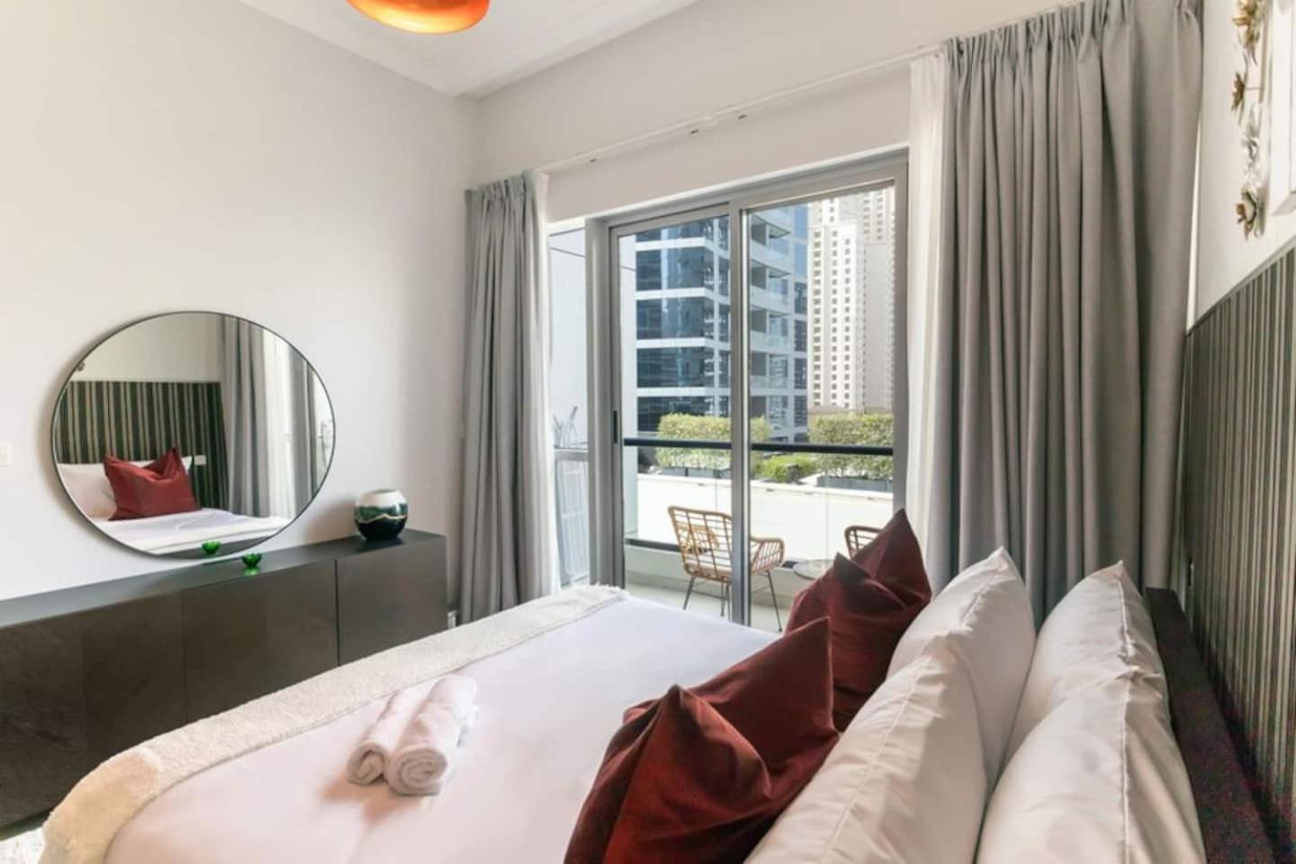 Apartment Luxurious 1 Bedroom In The Marina! Dubai