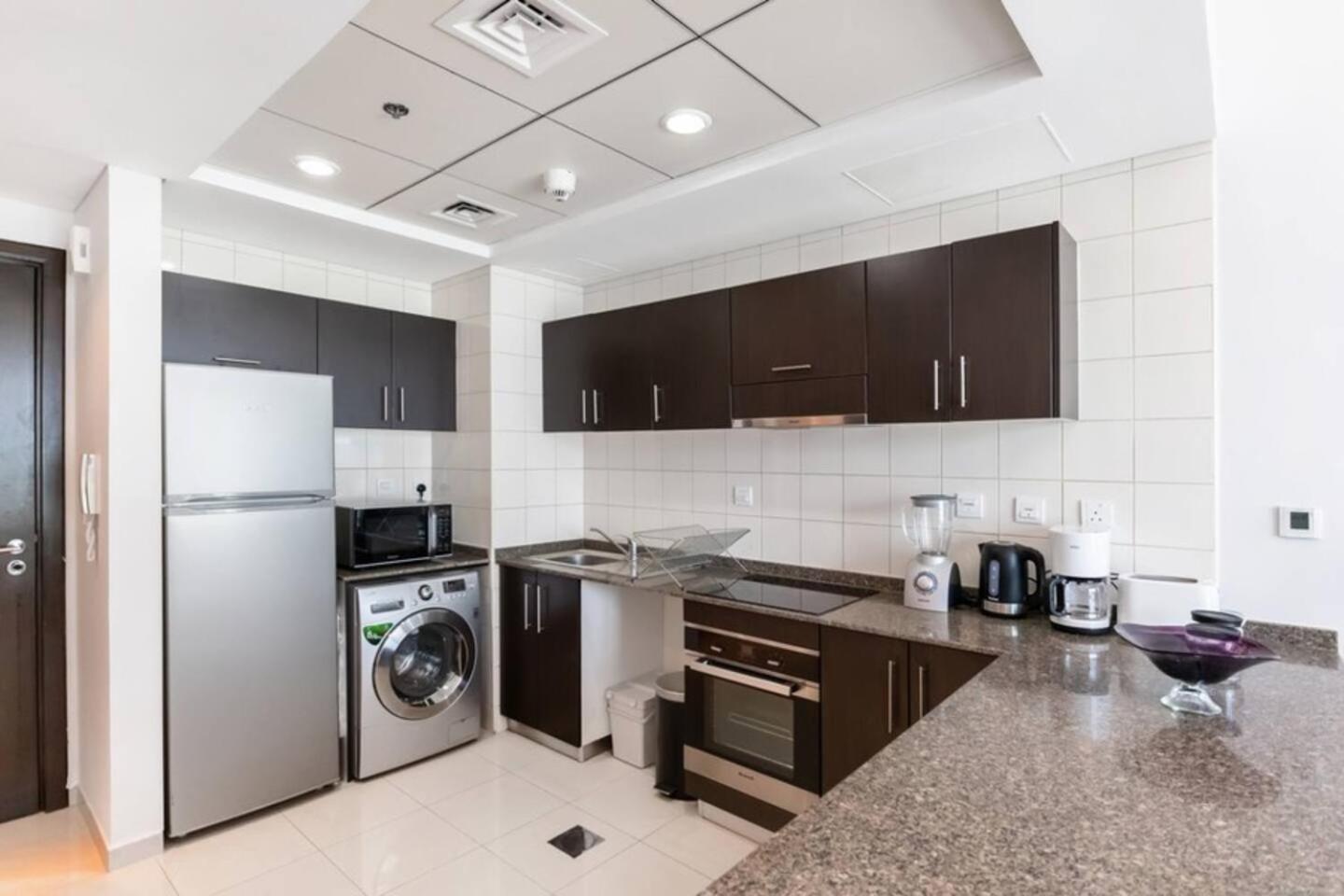 Luxurious 1 Bedroom In The Marina! Dubai