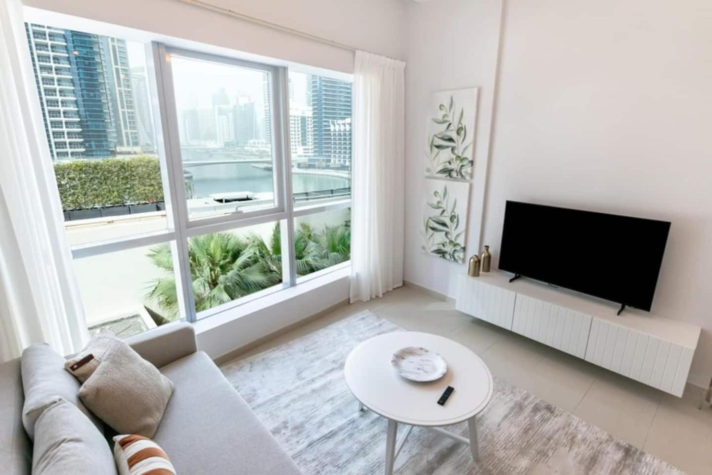 Luxurious 1 Bedroom In The Marina! Apartment